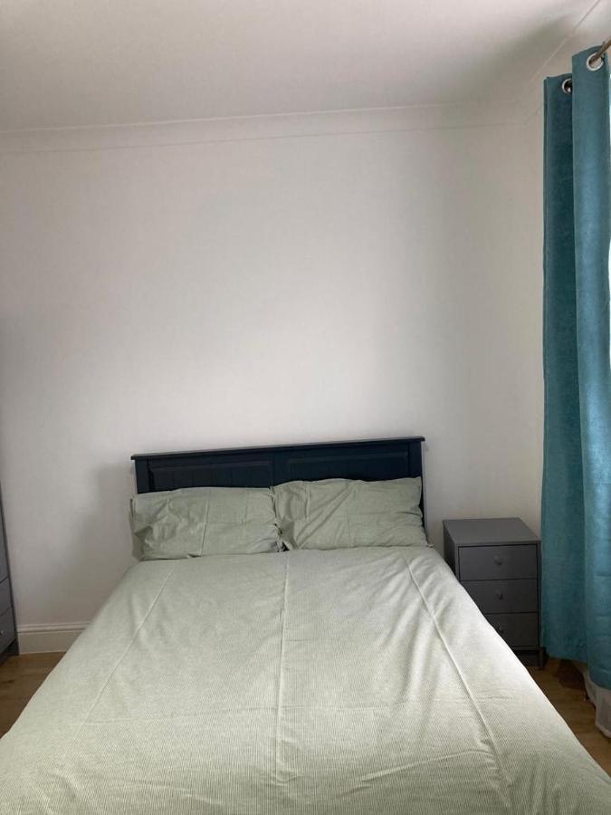 Snug 5-Bedroom Residential Home In Great Λονδίνο Εξωτερικό φωτογραφία