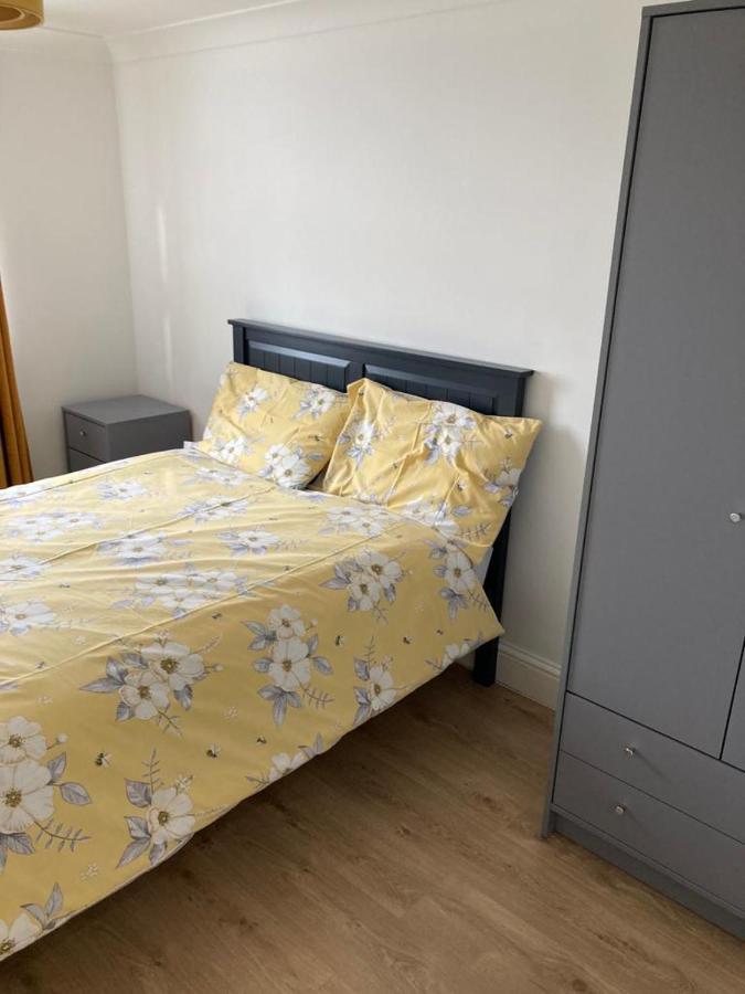 Snug 5-Bedroom Residential Home In Great Λονδίνο Εξωτερικό φωτογραφία